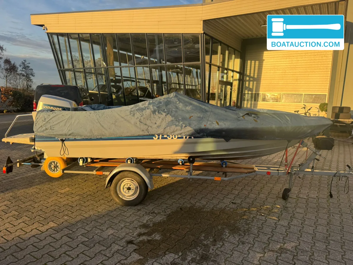 foto: 16 Bayliner Capri 1500