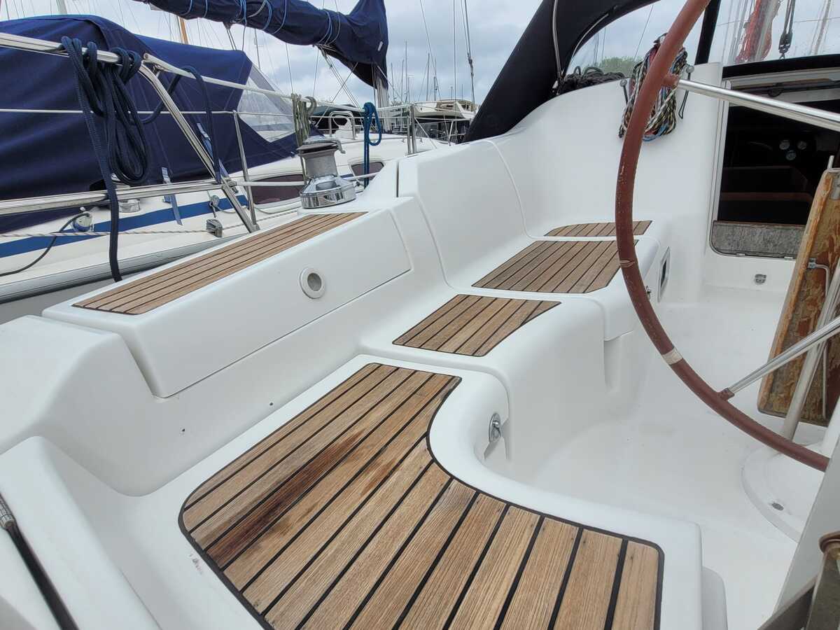 foto: 4 Beneteau Oceanis 373 Clipper