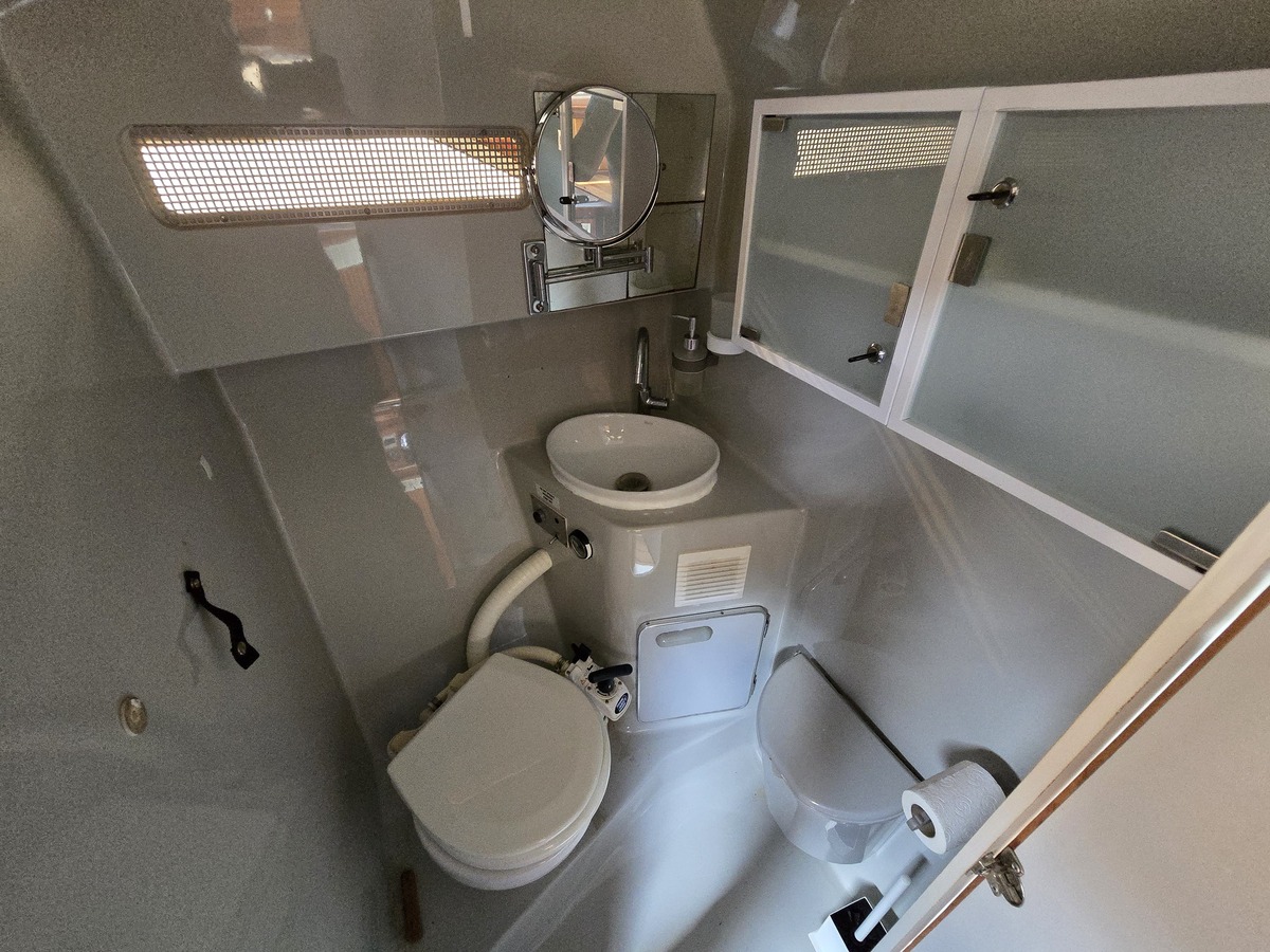 foto: 23 Sea Ray 220DA