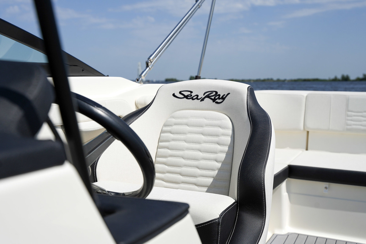 foto: 5 Sea Ray 210