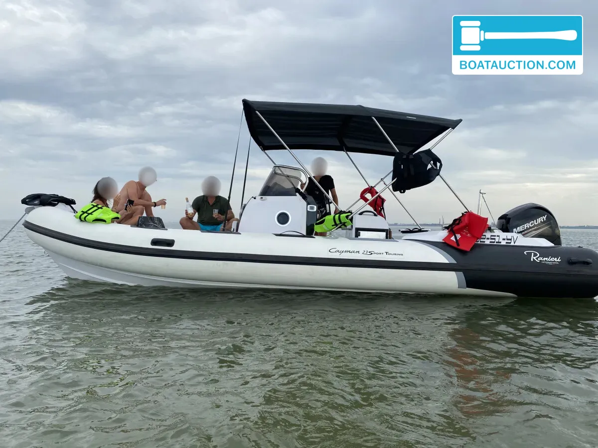 foto: 57 Ranieri Cayman 23 Sport Touring