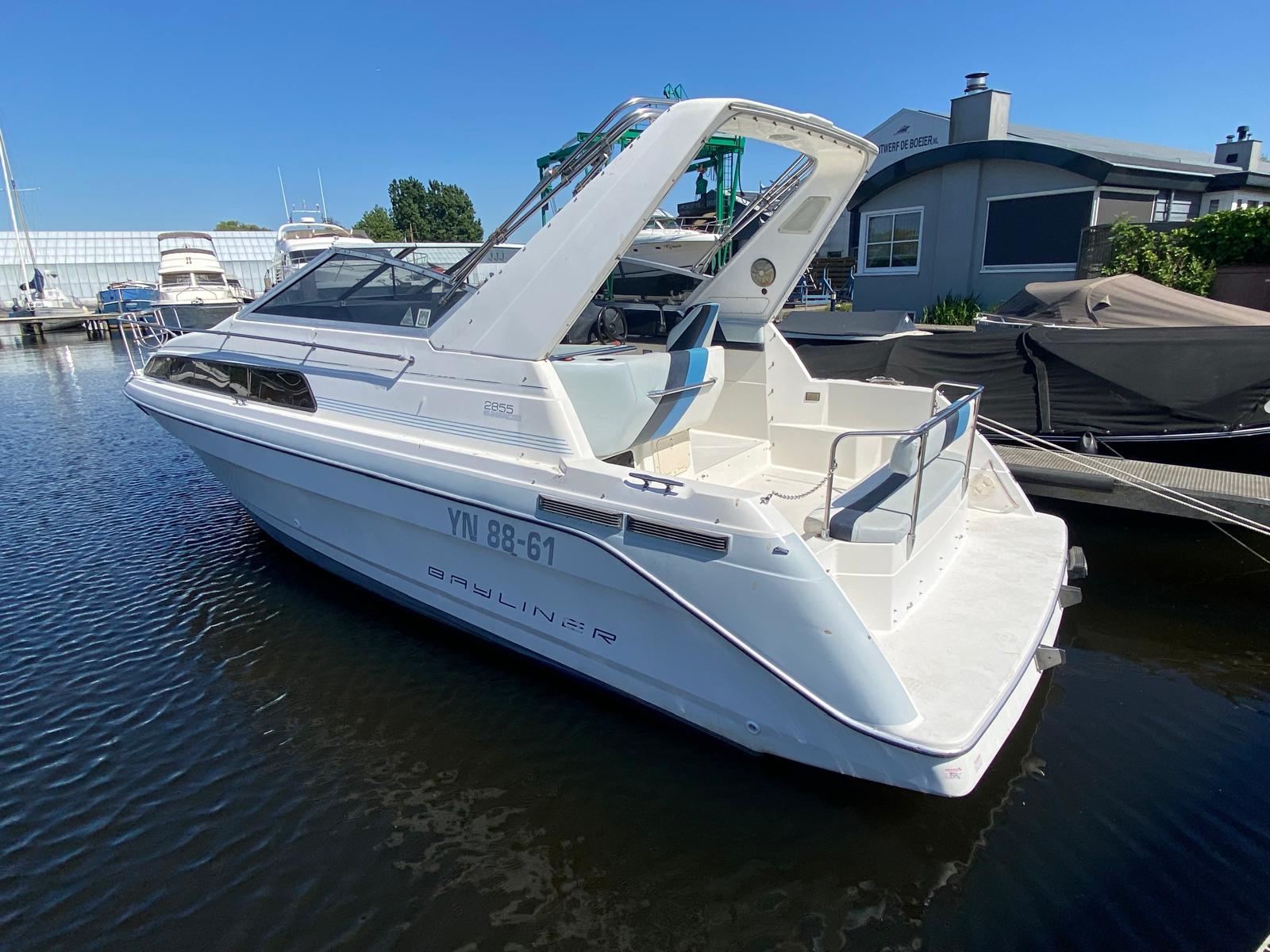 foto: 4 Bayliner 2855