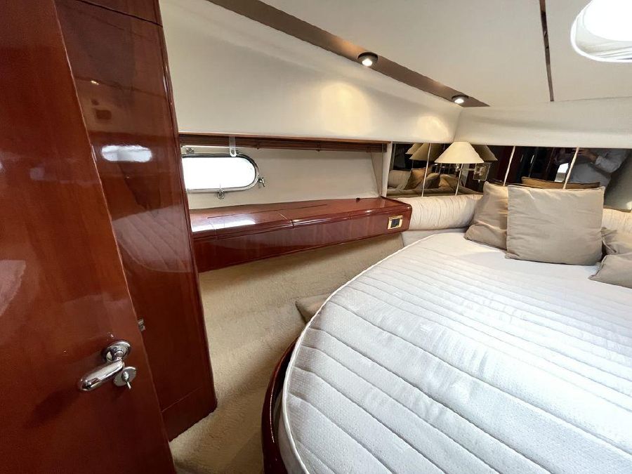 foto: 5 Fairline  Squadron 50