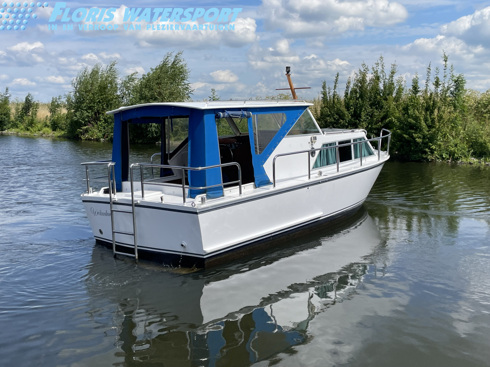 foto: 4 Polaris 800 Open Cabin