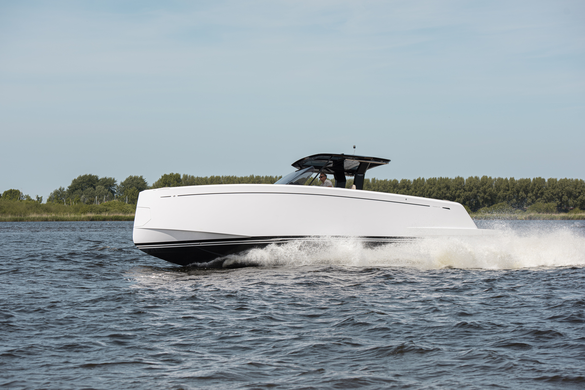 foto: 5 PARDO YACHTS 38  
