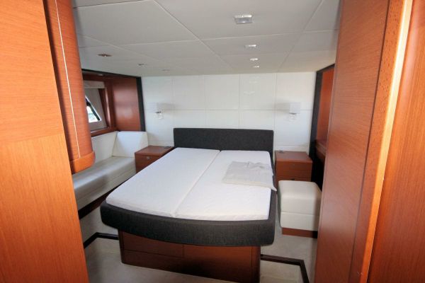 foto: 21 Prestige 590