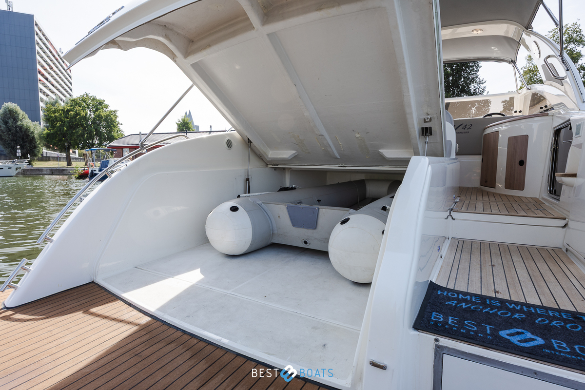 foto: 6 Princess V42