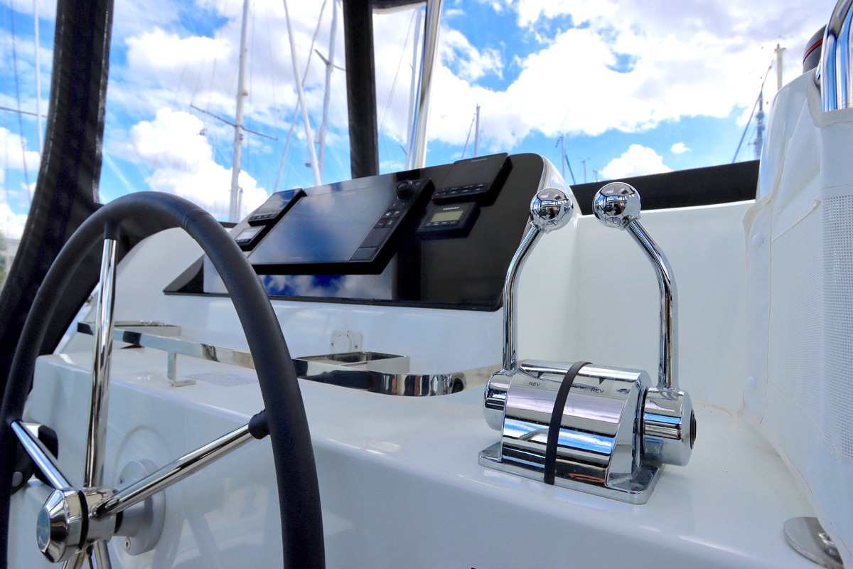 foto: 8 Lagoon 42 Full specs