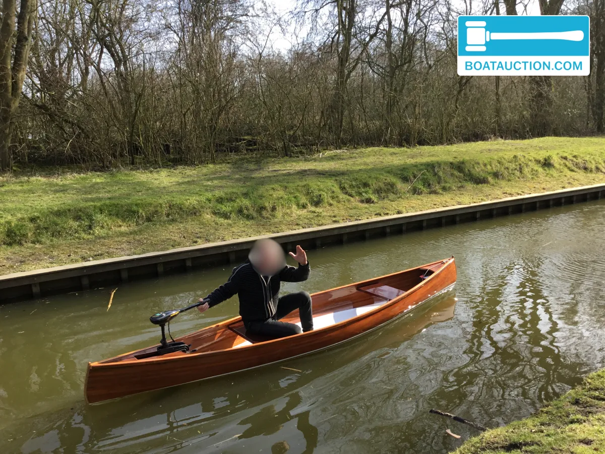 Canoe 450