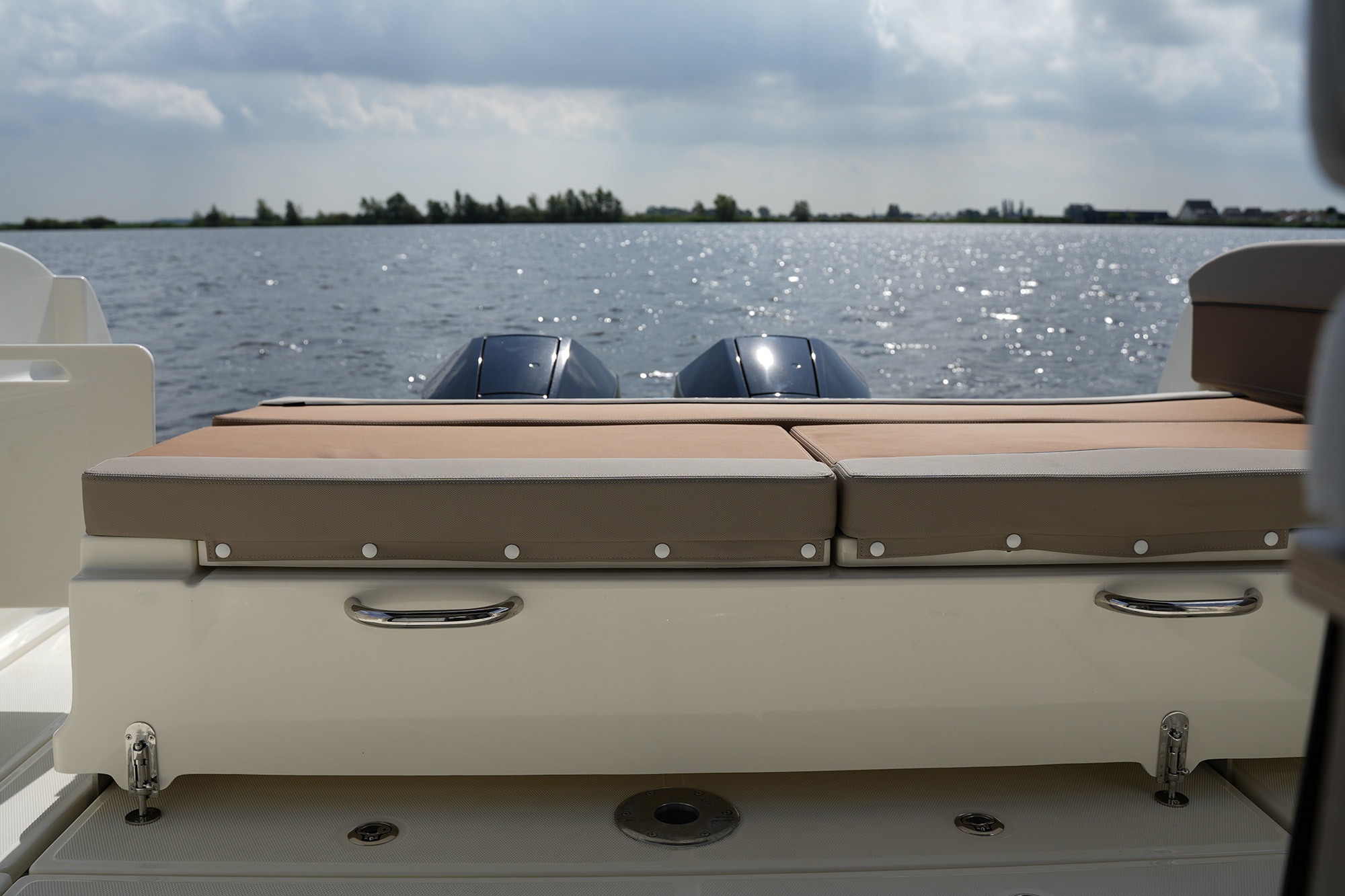 foto: 6 Quicksilver Activ 905 Weekend Outboard