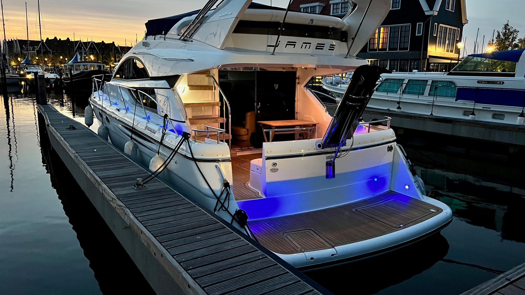 foto: 5 Fairline Phantom 50