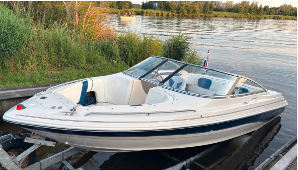 foto: 7 Montery4.3L Mercruiser V6