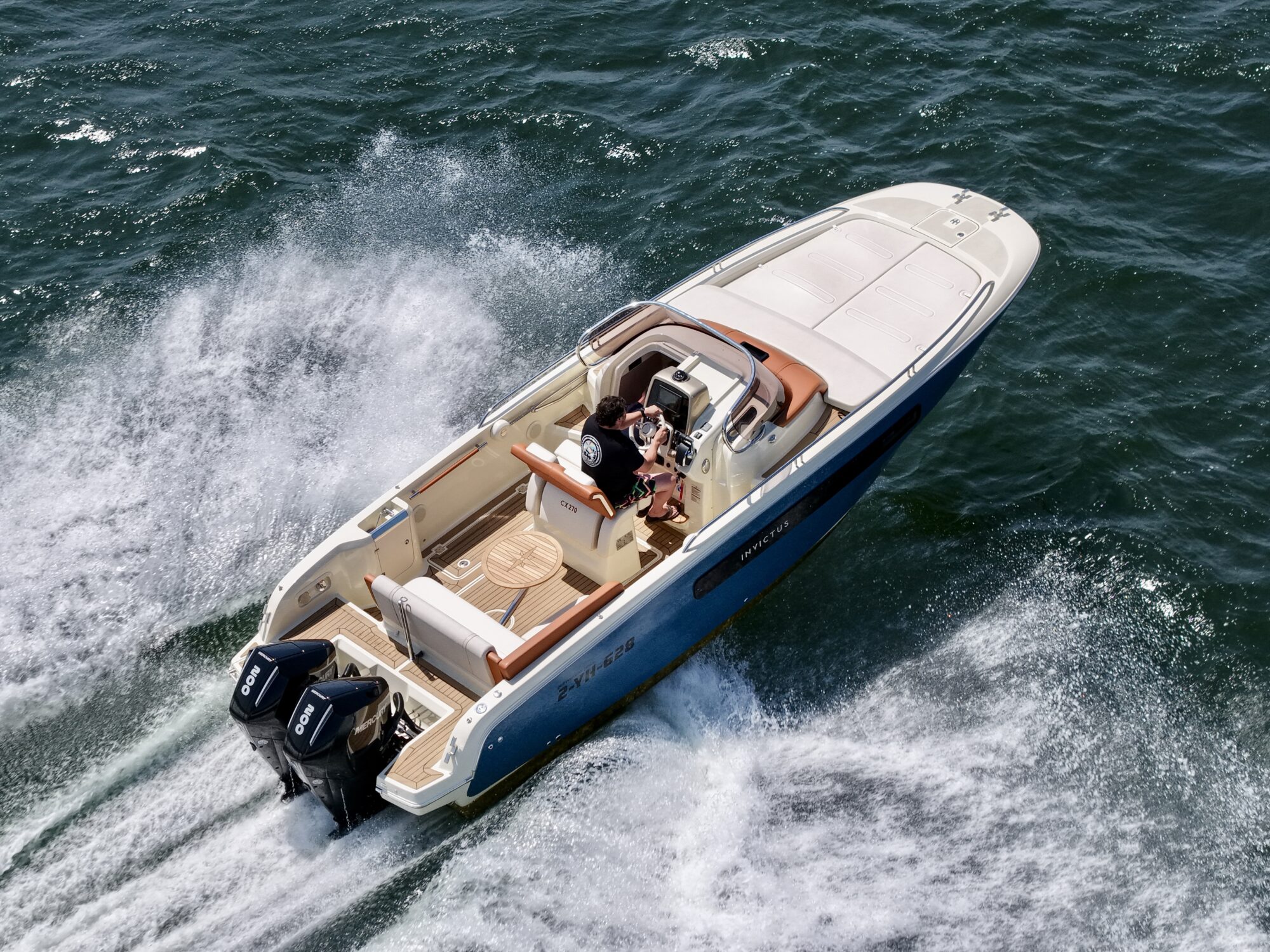 foto: 5 Invictus Invictus 270 CX