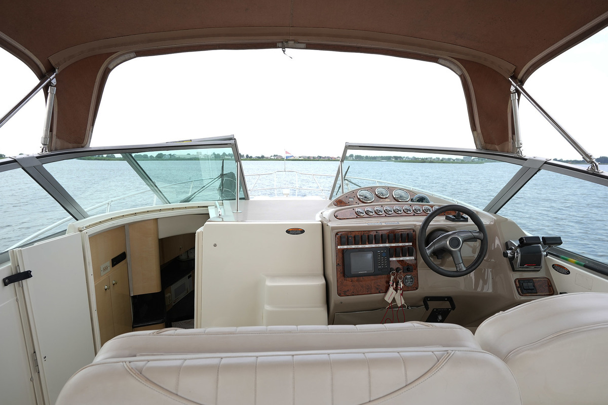 foto: 4 Maxum 3300 SCR