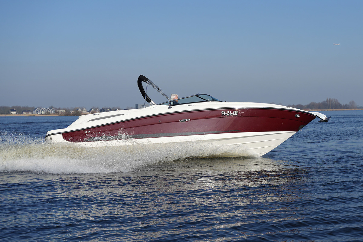 foto: 36 Sea Ray 250 SLX