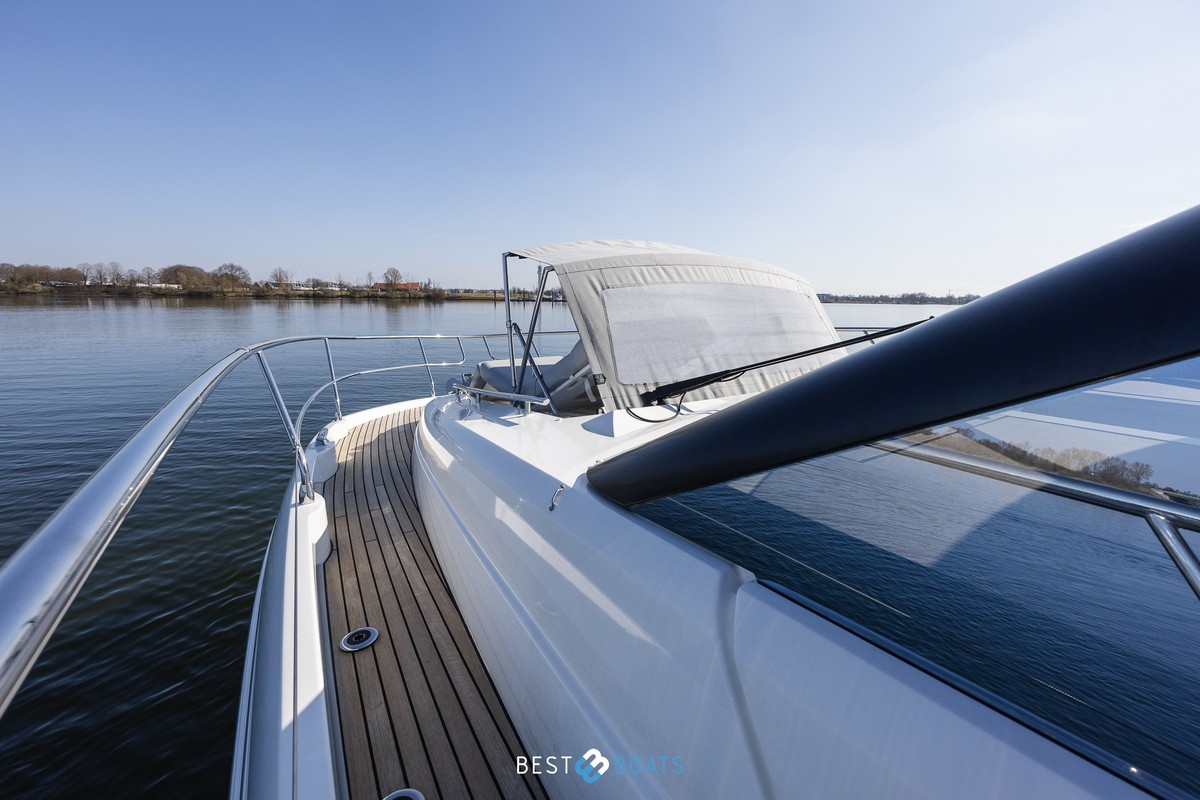 foto: 5 Prestige 520 FLY