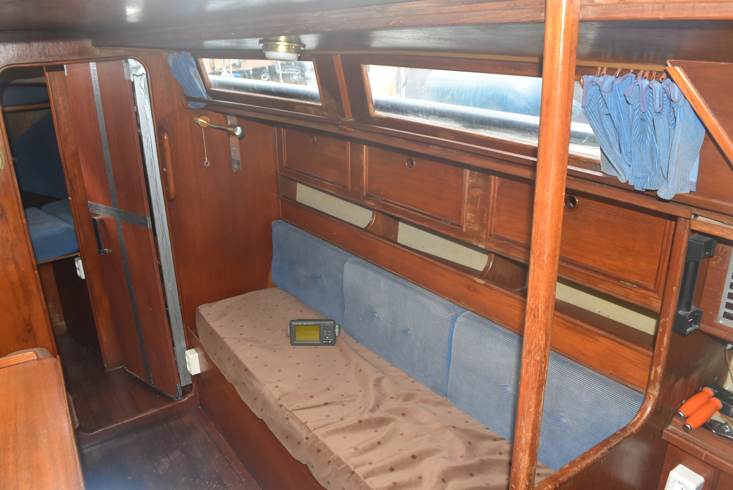 foto: 6 Friendship 28 Type 900