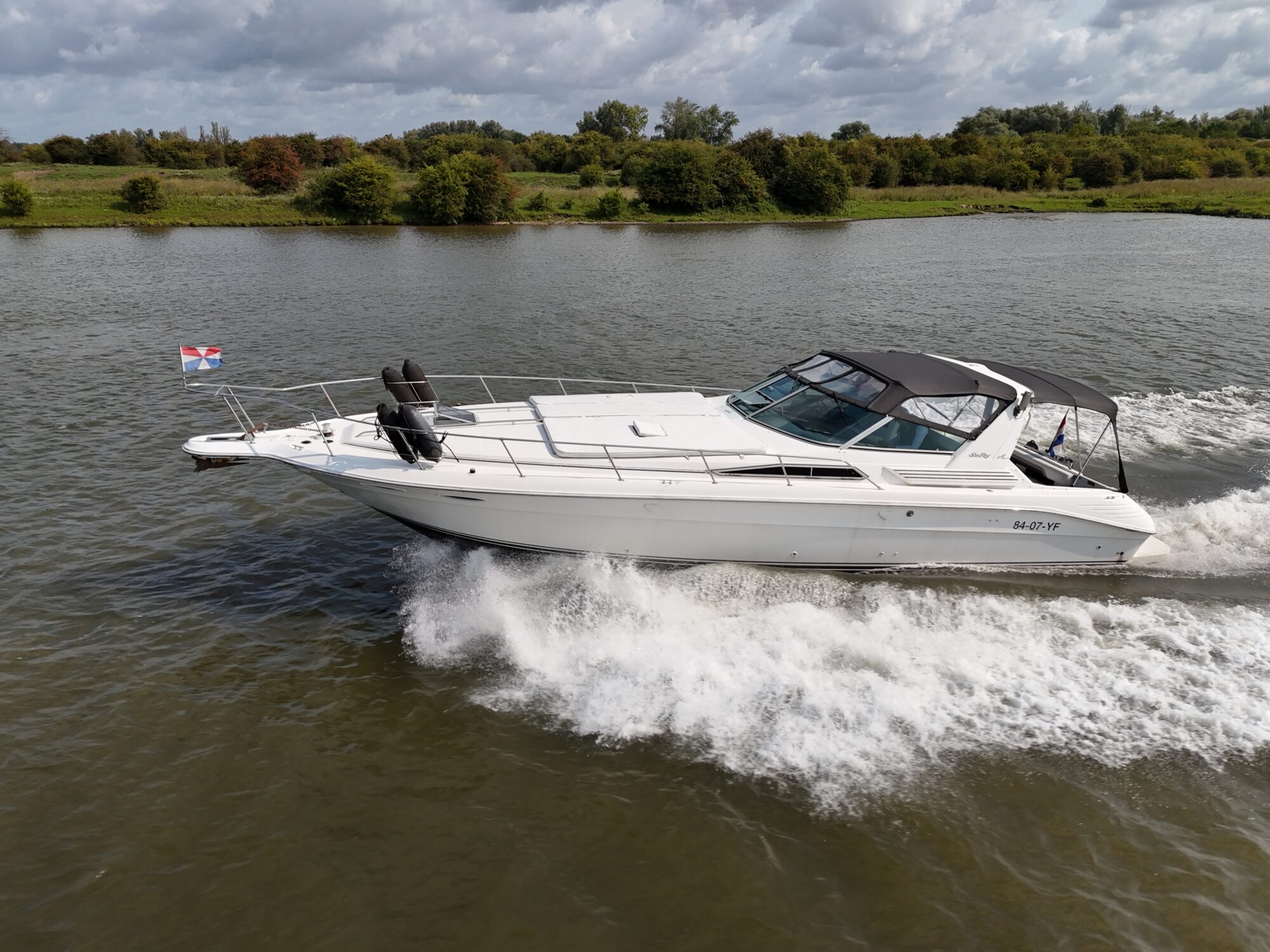 foto: 7 Sea Ray Sea Ray 400 Express Cruiser
