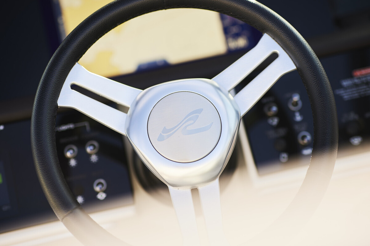 foto: 10 Sea Ray SDX 250