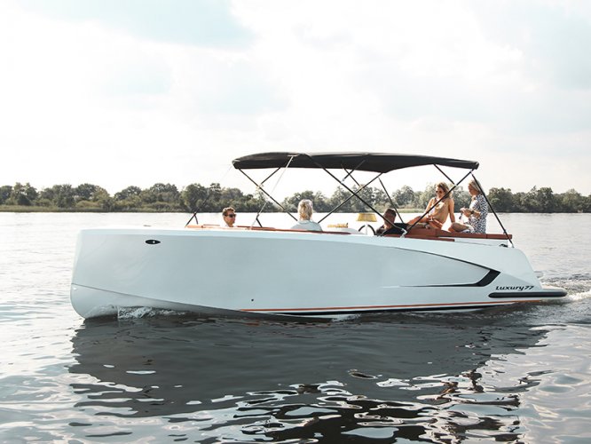 foto: 12 Luxury Alu Tender 77