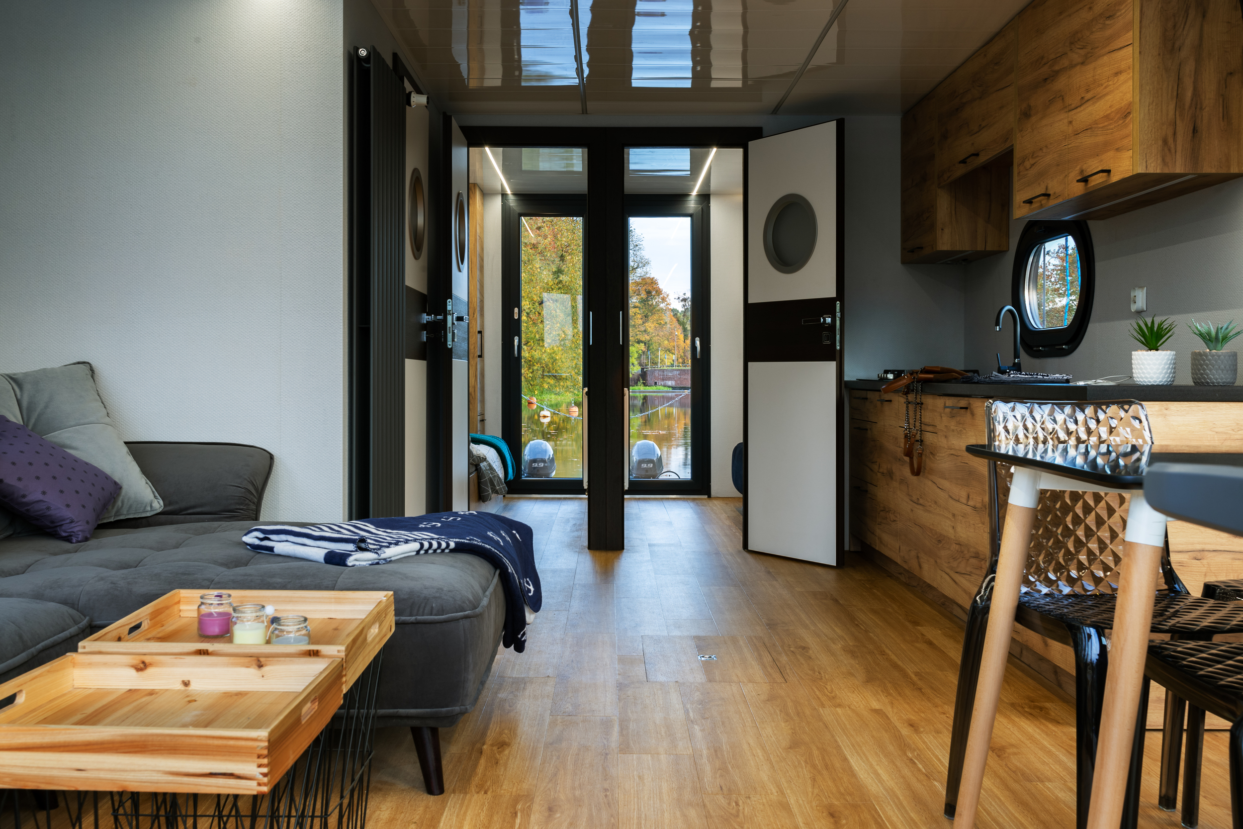 foto: 59 Campi 400 Houseboat