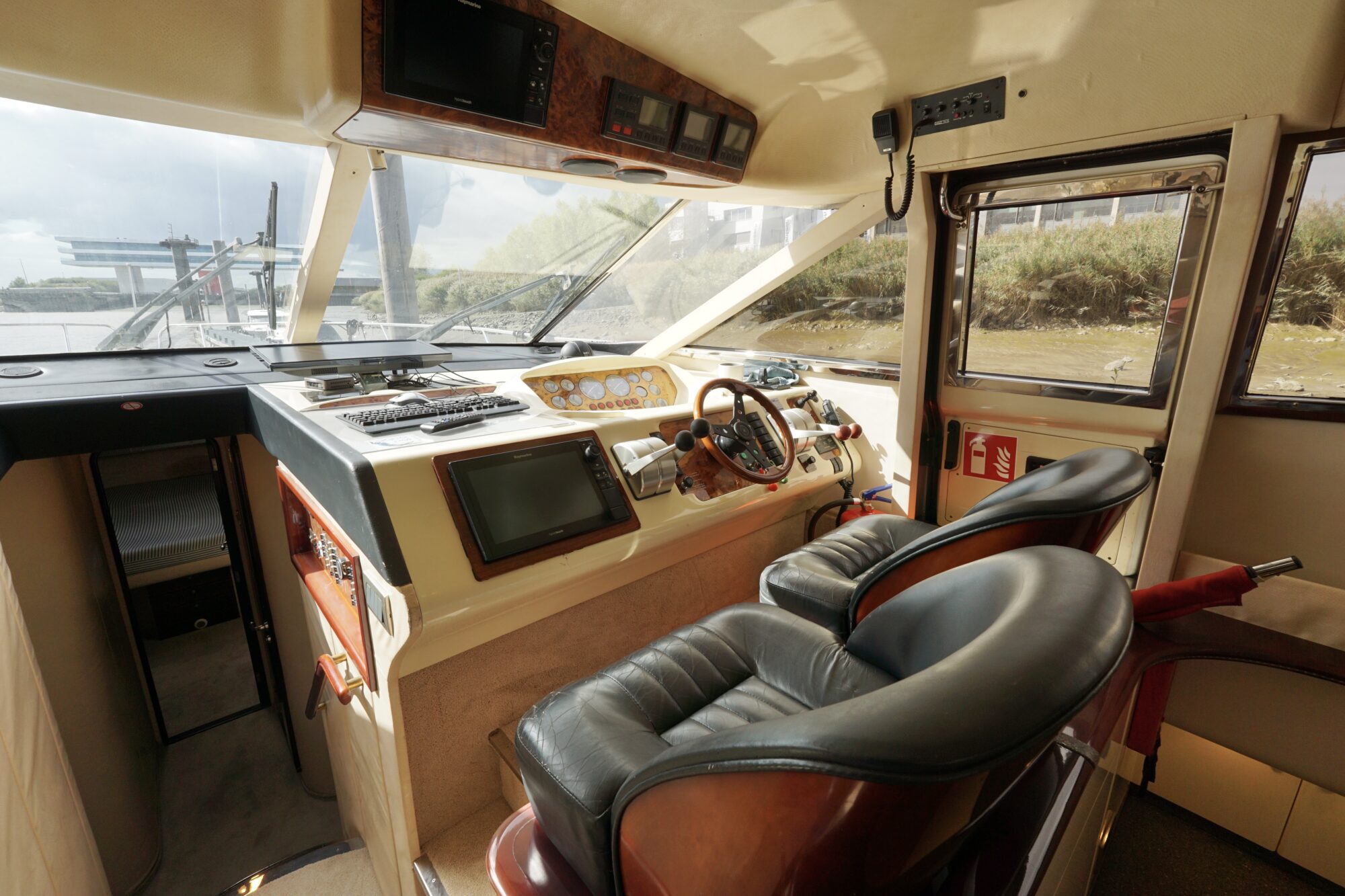 foto: 6 Princess Princess 60 Flybridge