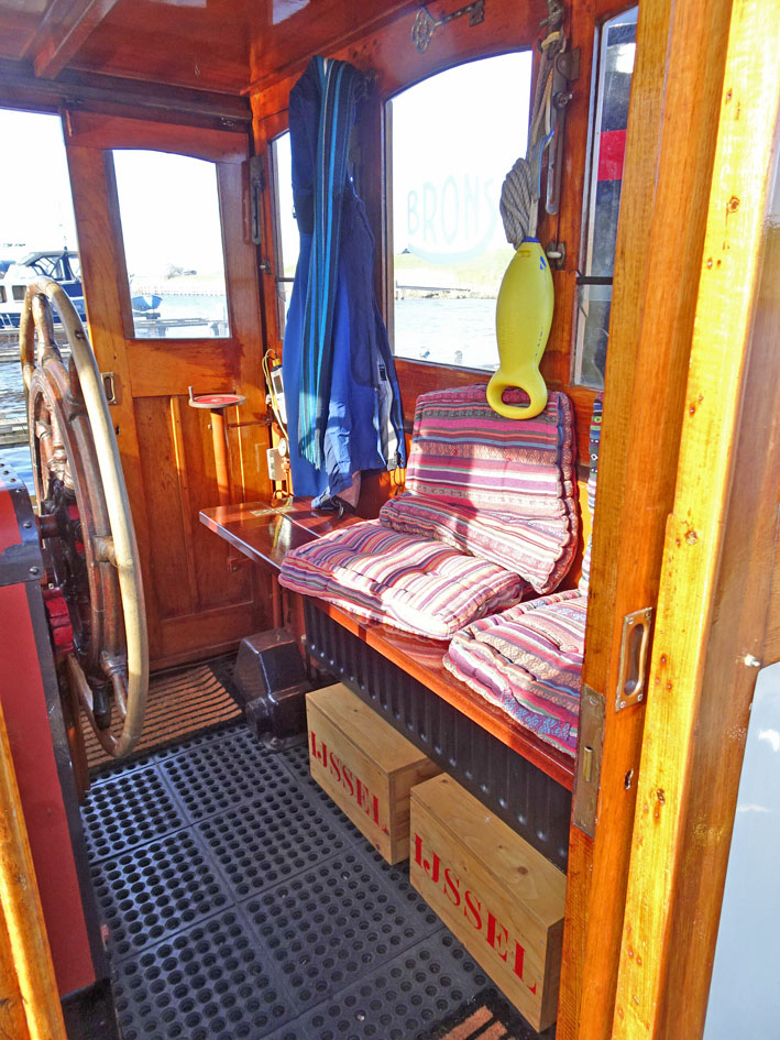 foto: 5 Motorsleepboot 13.90, IJssel