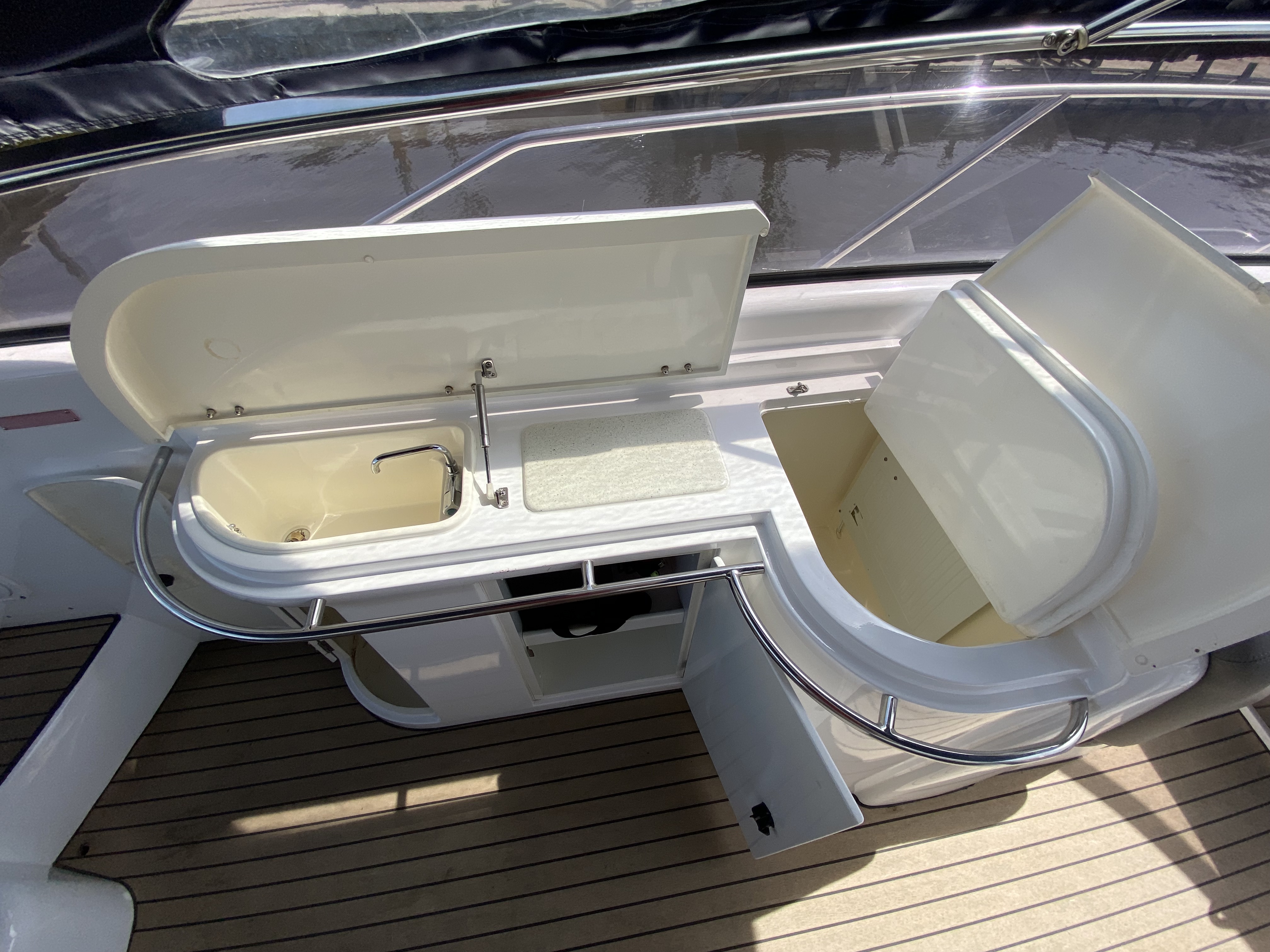 foto: 25 Sunseeker Comanche 40