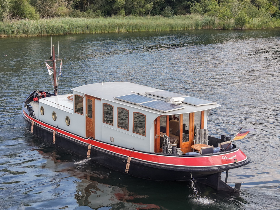 foto: 6 Luxe Motor 16.20 Deckhouse