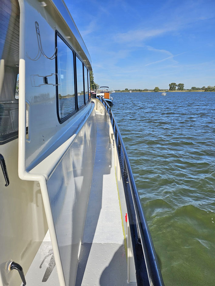 foto: 5 ex Patrouille vaartuig / Varend Woonschip 18.26 met UBC