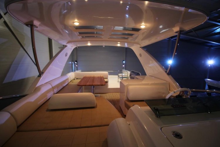 foto: 6 Azimut 60