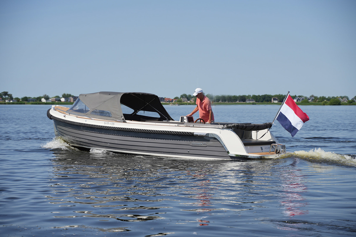 foto: 6 Interboat Intender 820