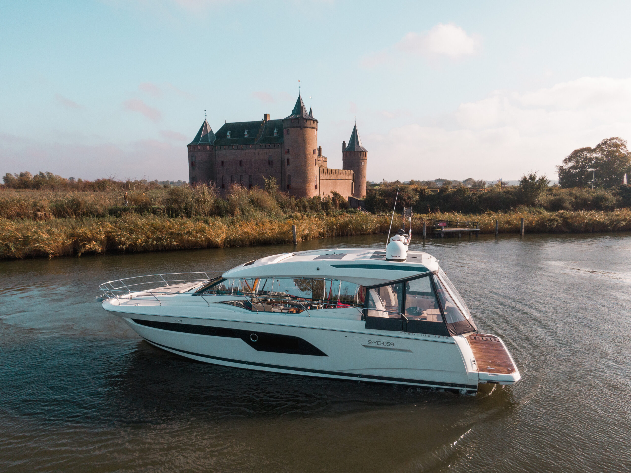 foto: 5 Prestige 520S 