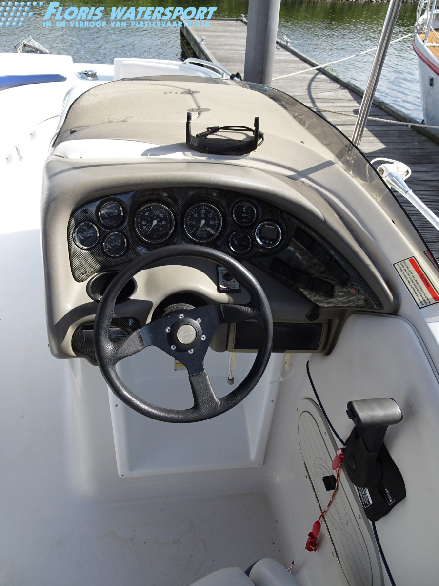 foto: 55 Crownline 238 DB