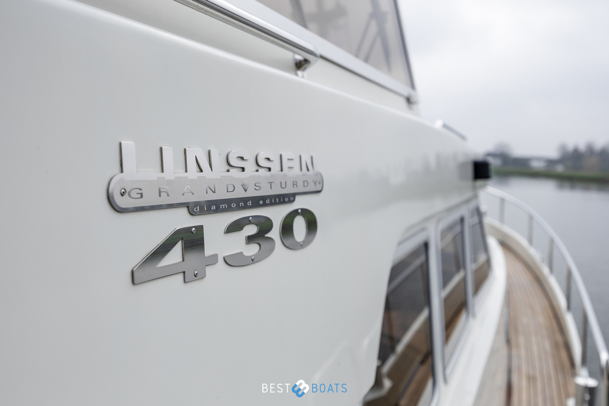 foto: 4 Linssen  Grand Sturdy 430 AC MKII Diamond