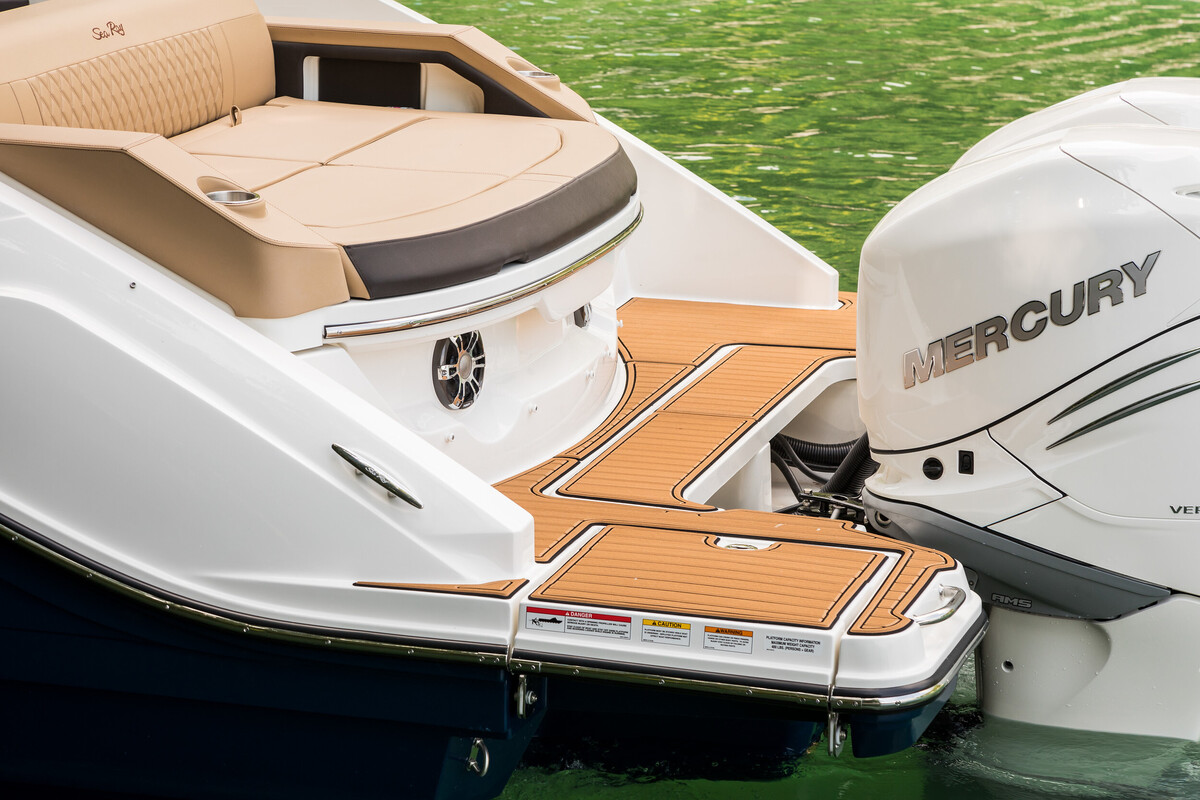 foto: 6 Sea Ray SLX 310 Outboard