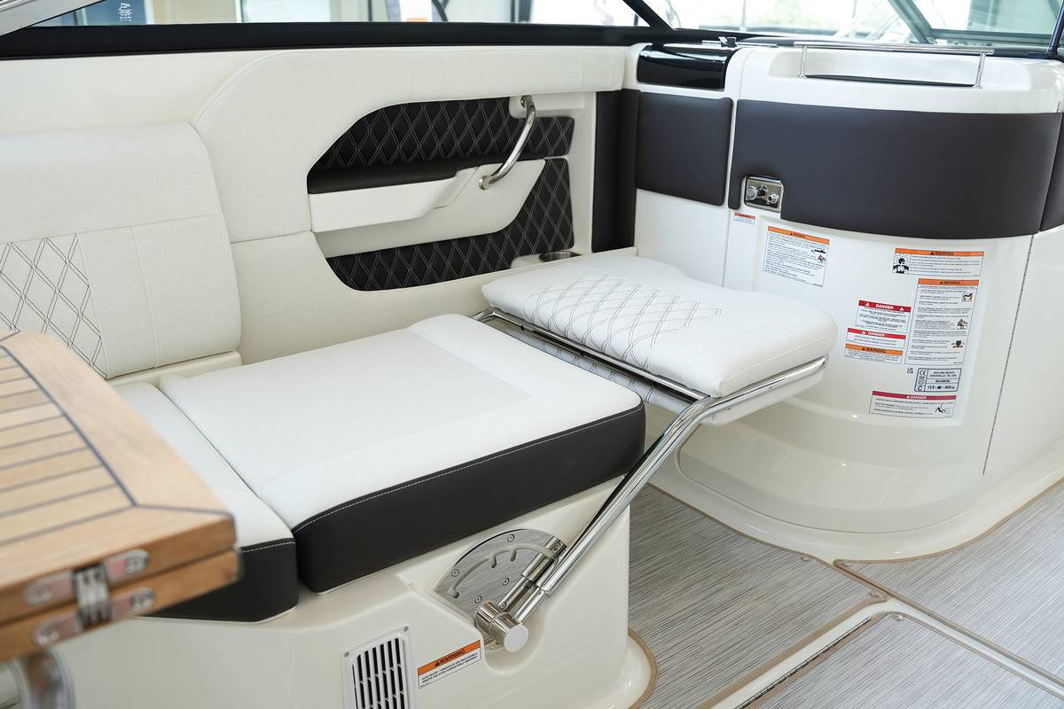 foto: 6 Sea Ray SLX 250