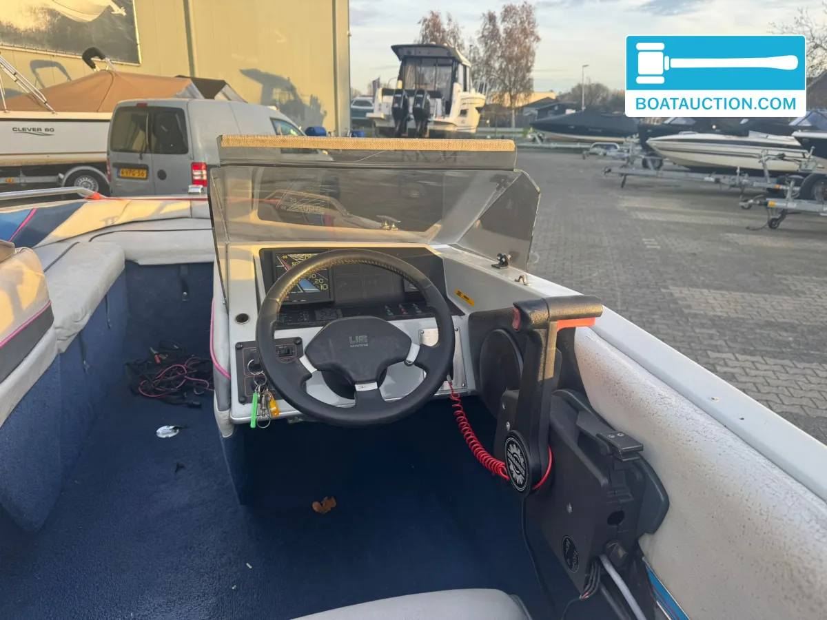 foto: 4 Bayliner Capri 1500