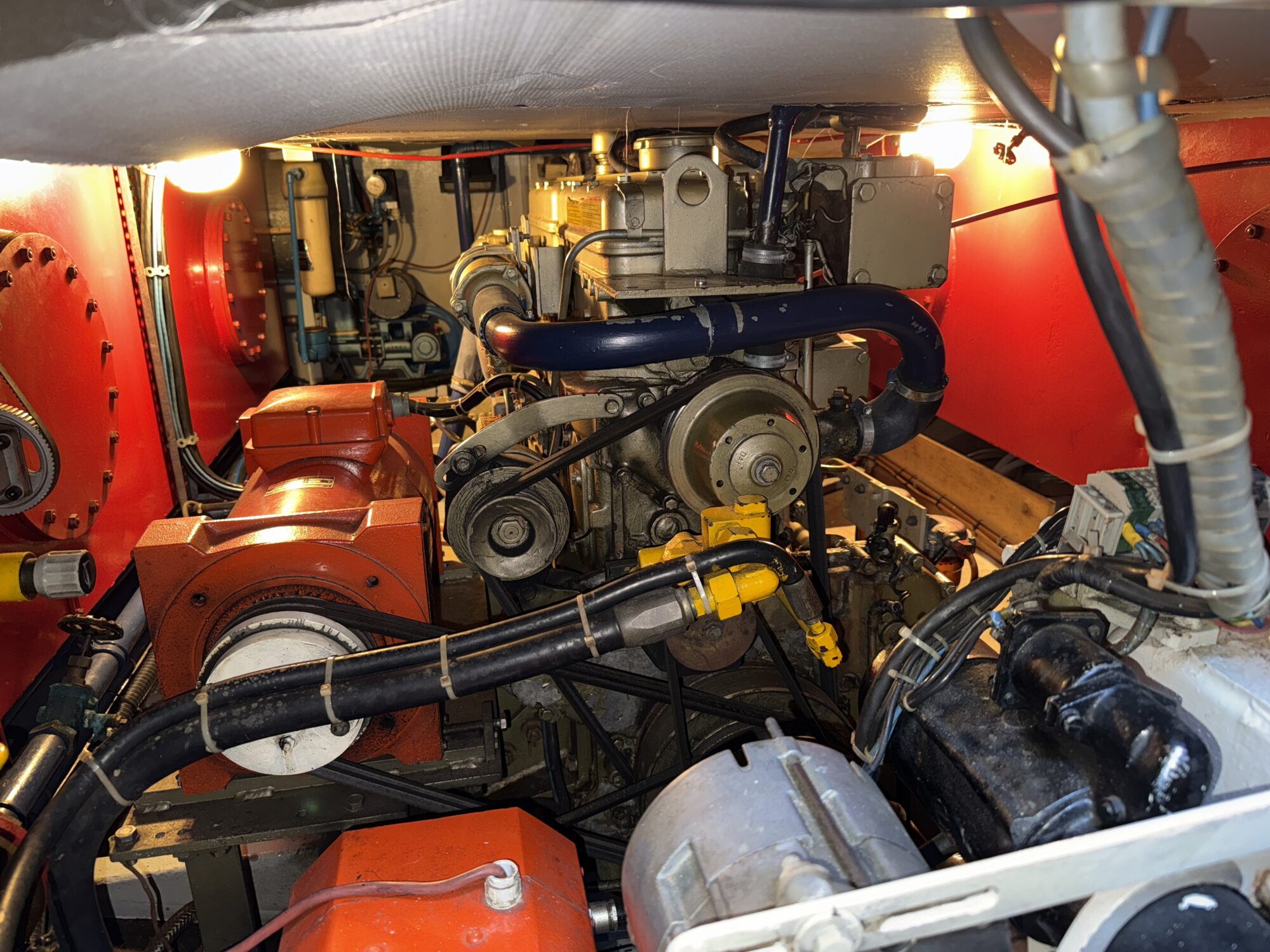 foto: 6 Gillissen Gillissen Rondspant Trawler 13.50 AK