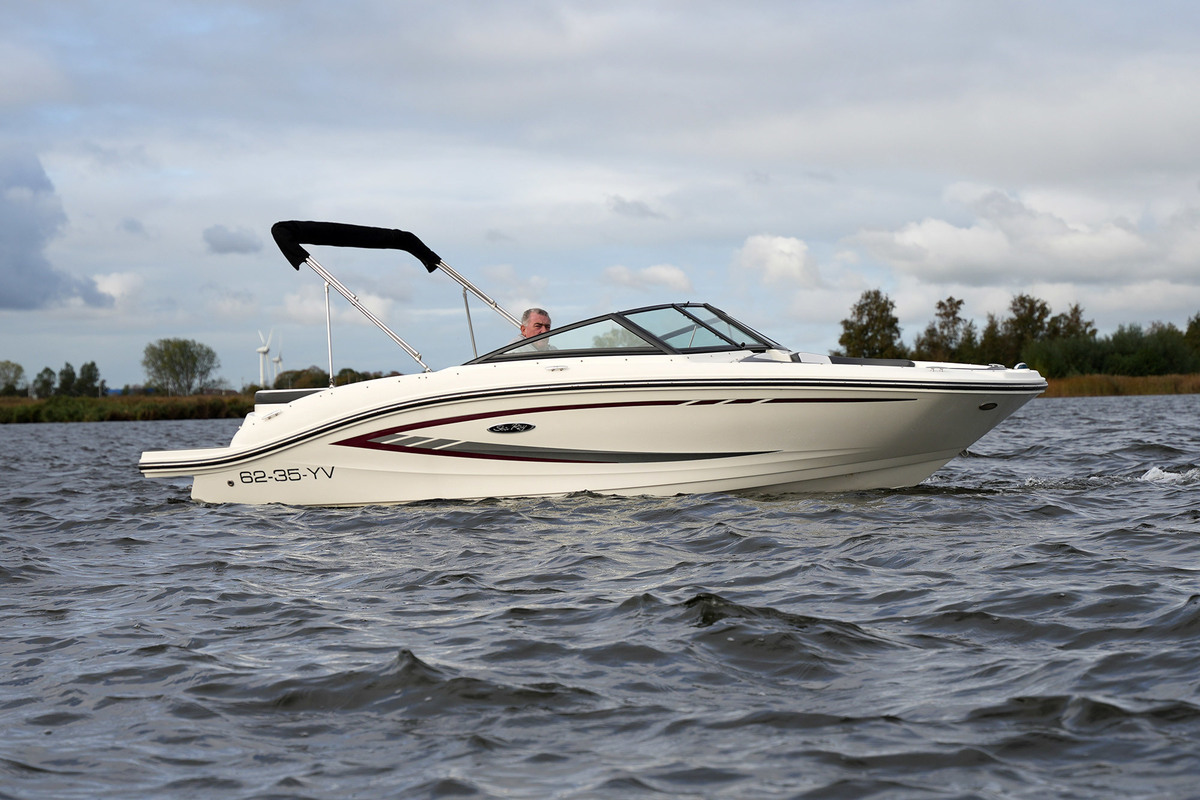 foto: 7 Sea Ray 19 SPX