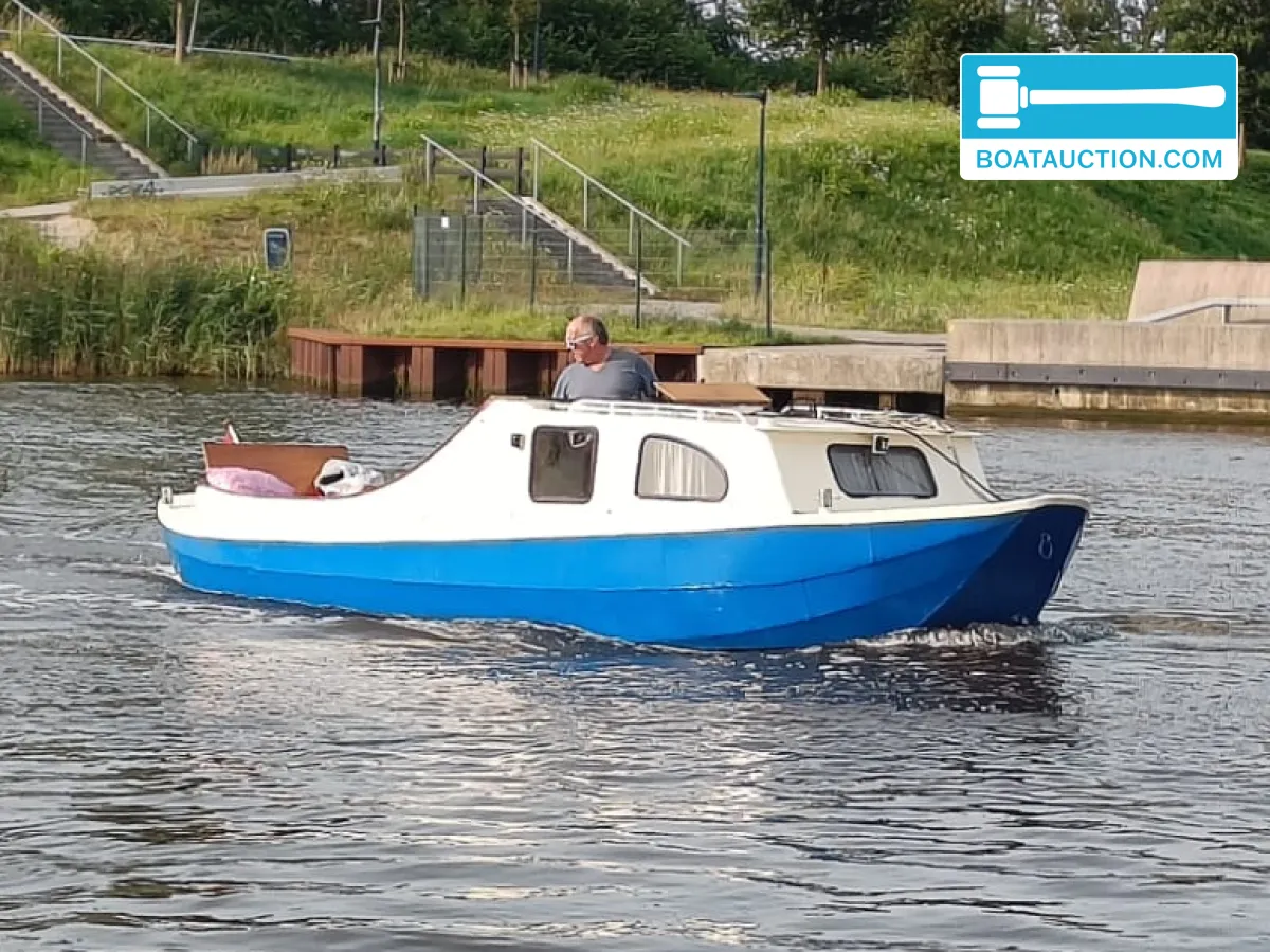 foto: 24 Motorboot 900