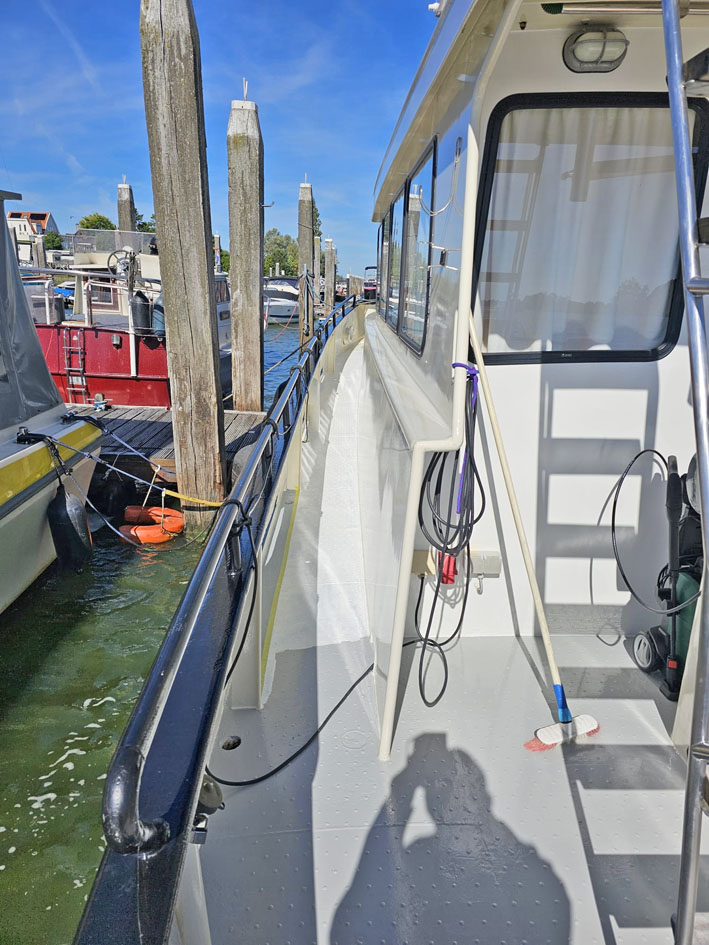 foto: 6 ex Patrouille vaartuig / Varend Woonschip 18.26 met UBC