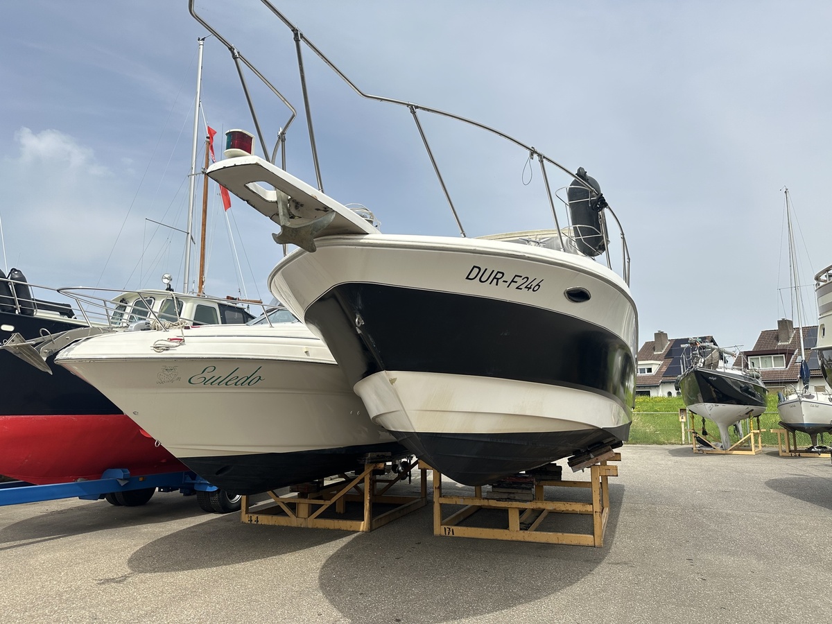 foto: 4 Bayliner 3055 Sunbridge