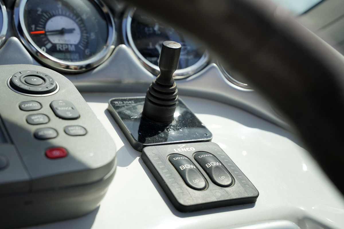 foto: 6 Crownline 315 SCR