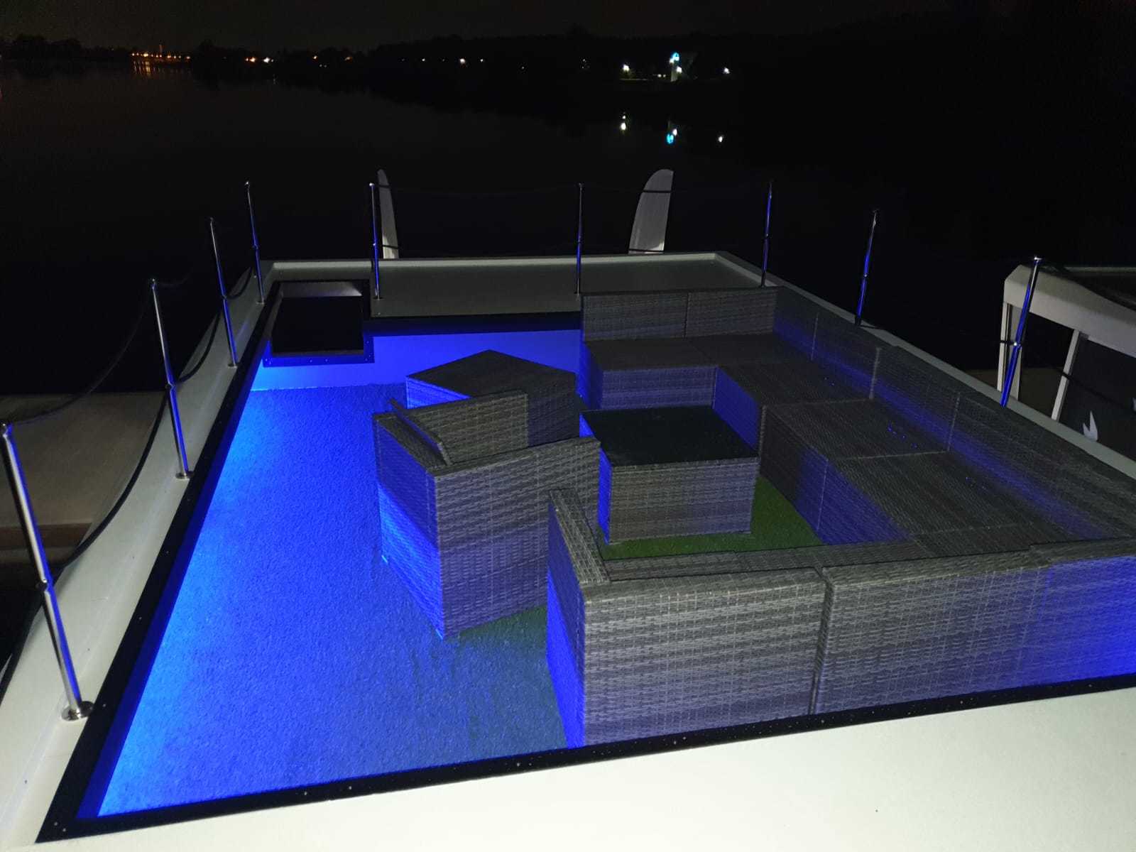 foto: 36 Nomadream Cat-House 1200 Double Decker Houseboat