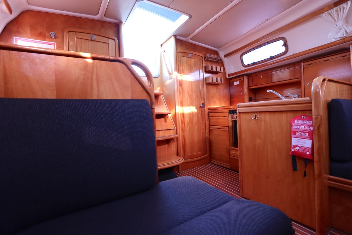 foto: 4 Bavaria  37-3 Cruiser