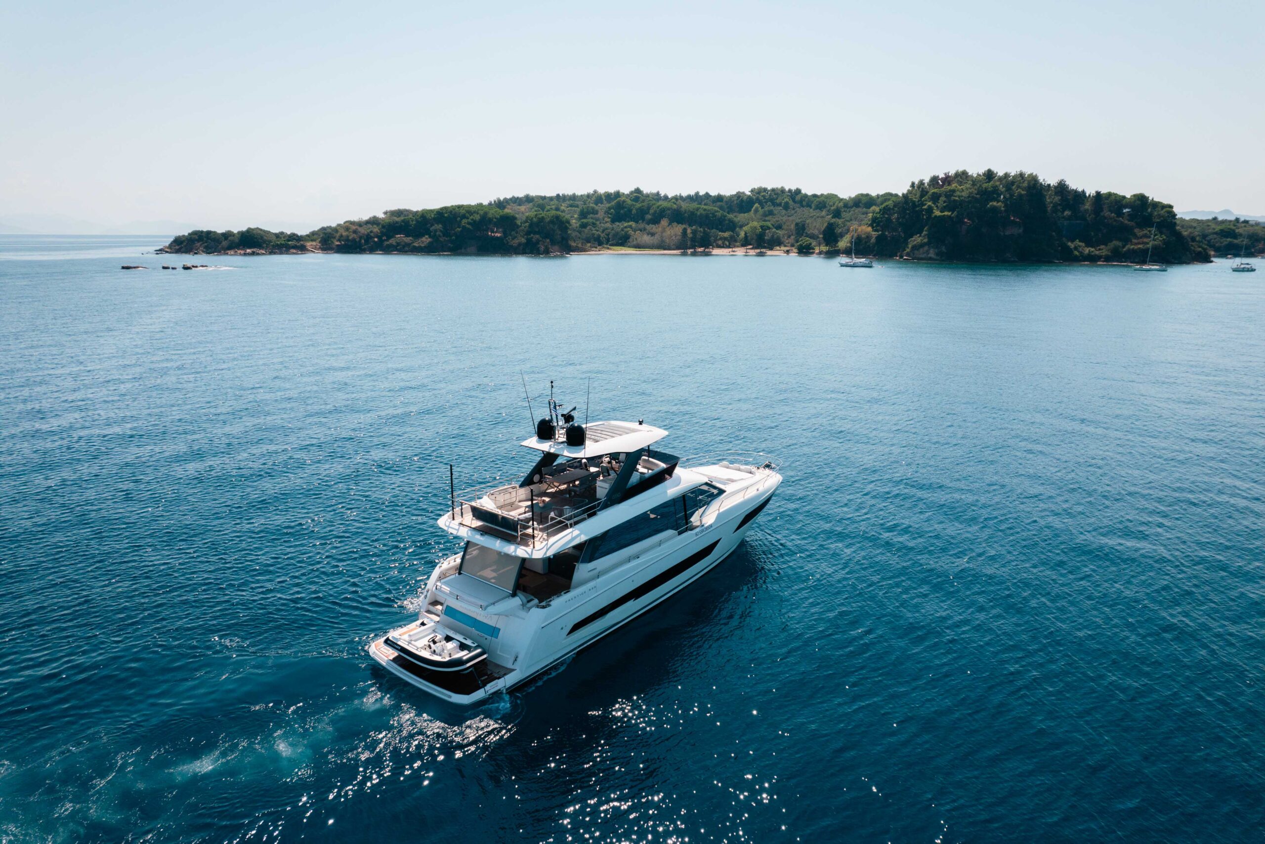 foto: 10 Prestige 690 flybridge