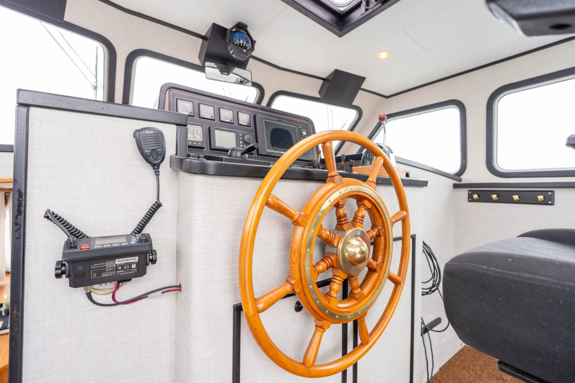 foto: 5 Pieter Beeldsnijder Pieter Beeldsnijder Spiegelkotter 15.00 VS