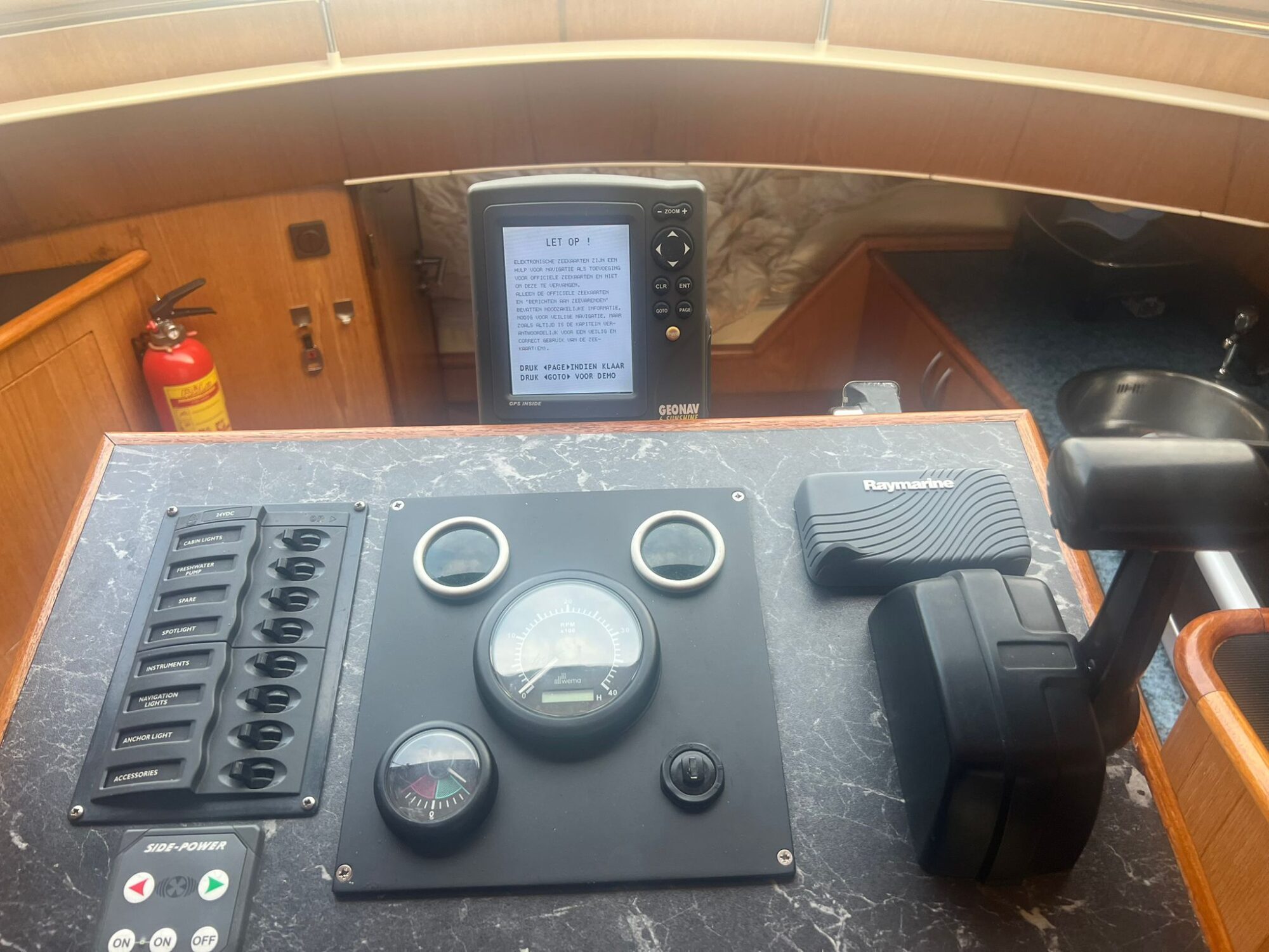 foto: 4 Valkkruiser Valkkruiser 8.50 Cabinsloep