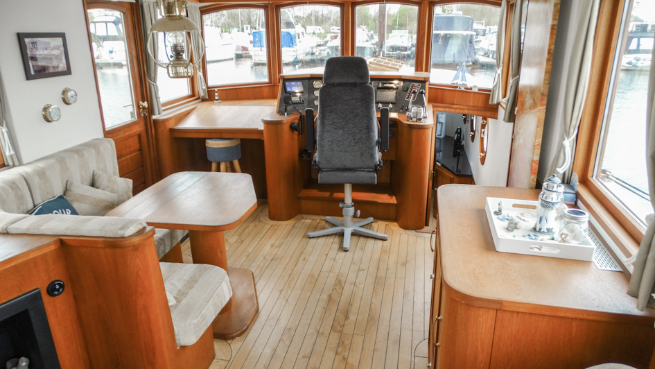 foto: 6 Luxe Motor 16.20 Deckhouse
